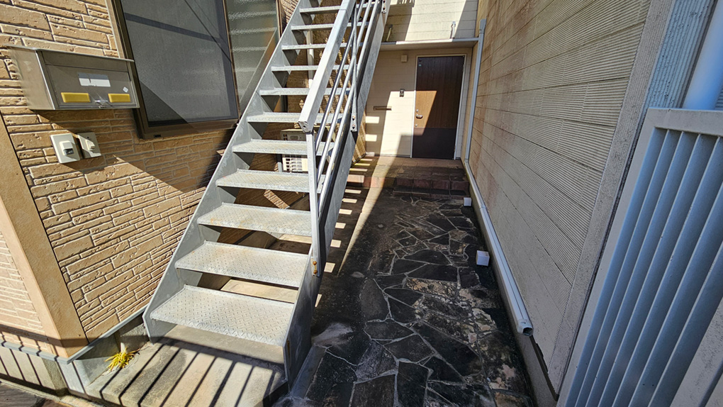 住居と分離された来客対応可能な事務所動線