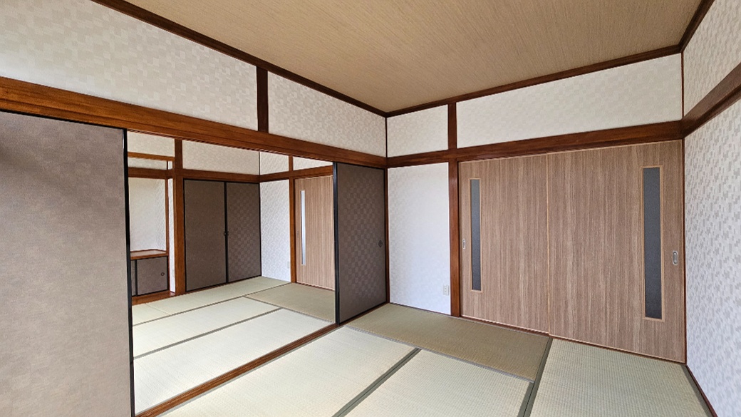二間を開放したときの奥行きが分かる一枚。人数に合わせて空間を変えられます。