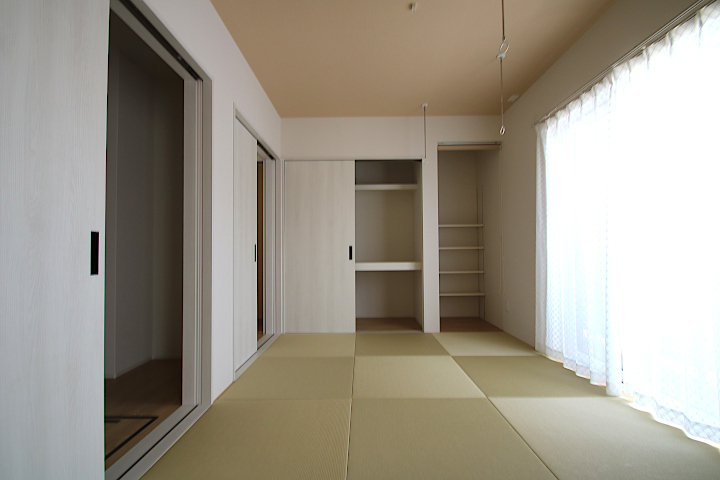 和室は寝室や来客時の応接室等、多目的に使えます。