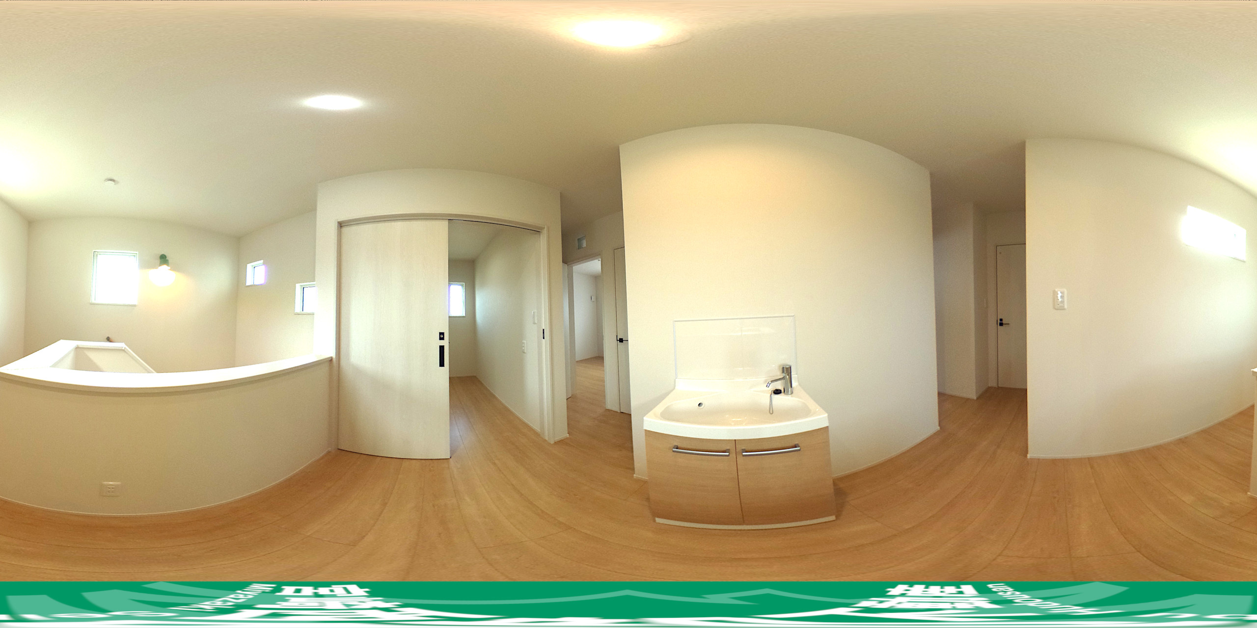 【2階ホール】360度パノラマビュー。マウスやタッチ操作で全方位を自由に見渡せます。