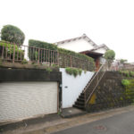 桜ヶ丘町にある高台の平屋住宅です。
