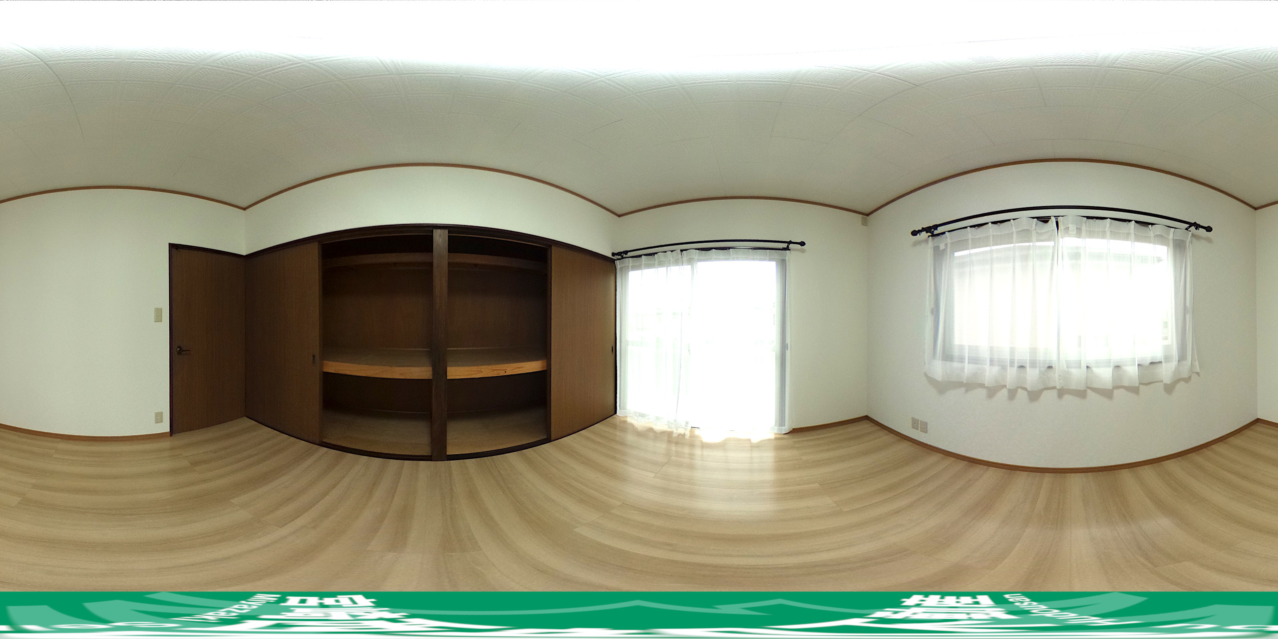 【2階寝室】360度パノラマビュー。マウスやタッチ操作で全方位を自由に見渡せます。