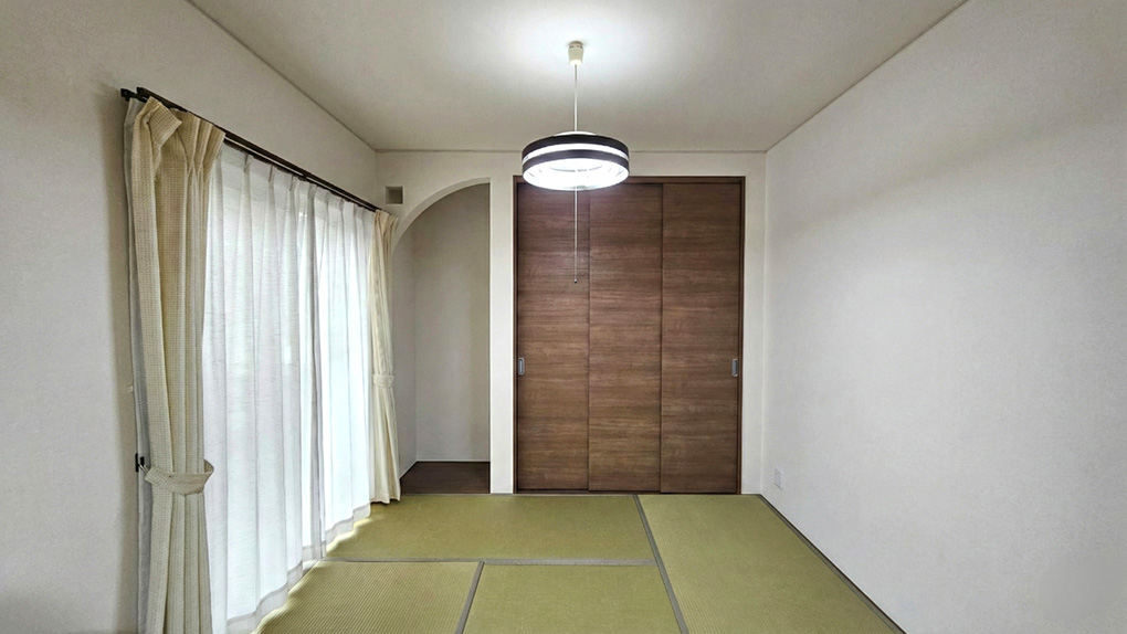 LDKと一体利用も可能な続き間の和室