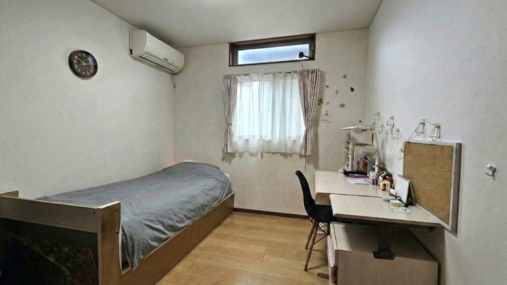 子ども部屋としても使いやすい明るい洋室