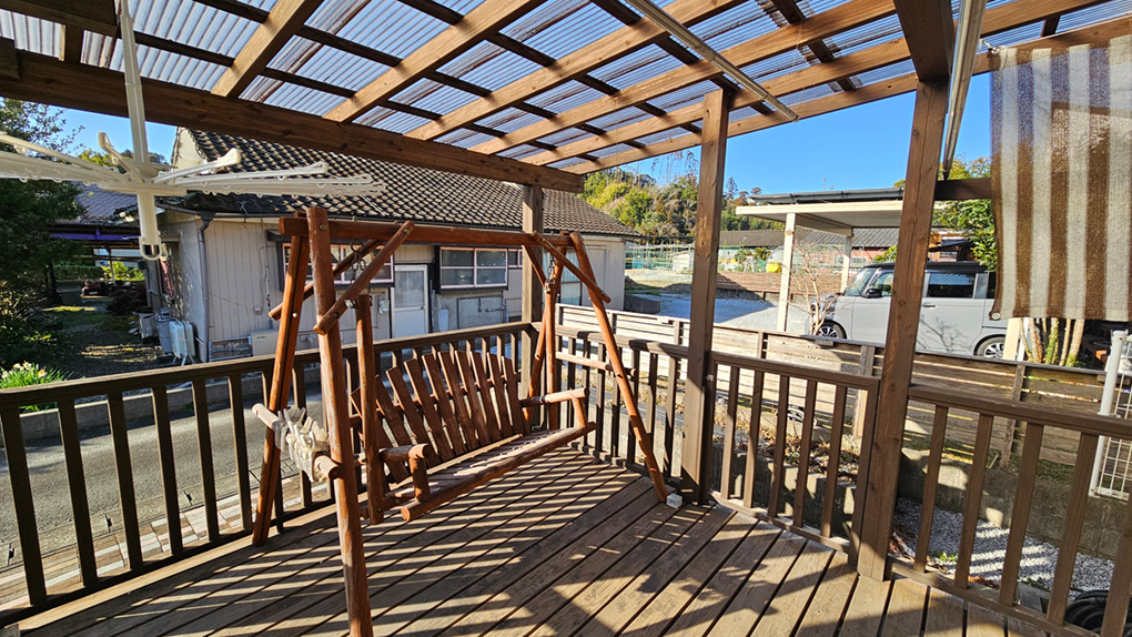 陽光と風を感じる、第二のリビング空間