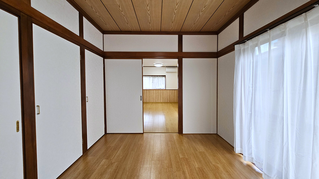 リビングとつなげて使うことで、さらに開放的な空間利用が可能です。
