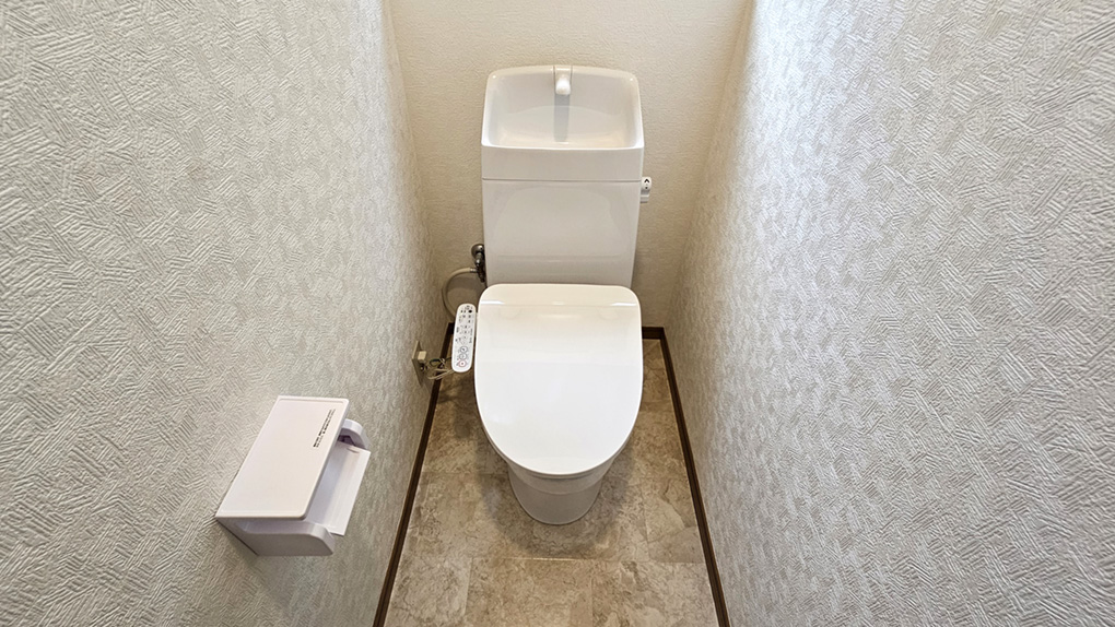 温水洗浄便座付きトイレで、毎日を快適に過ごせる設備仕様です。