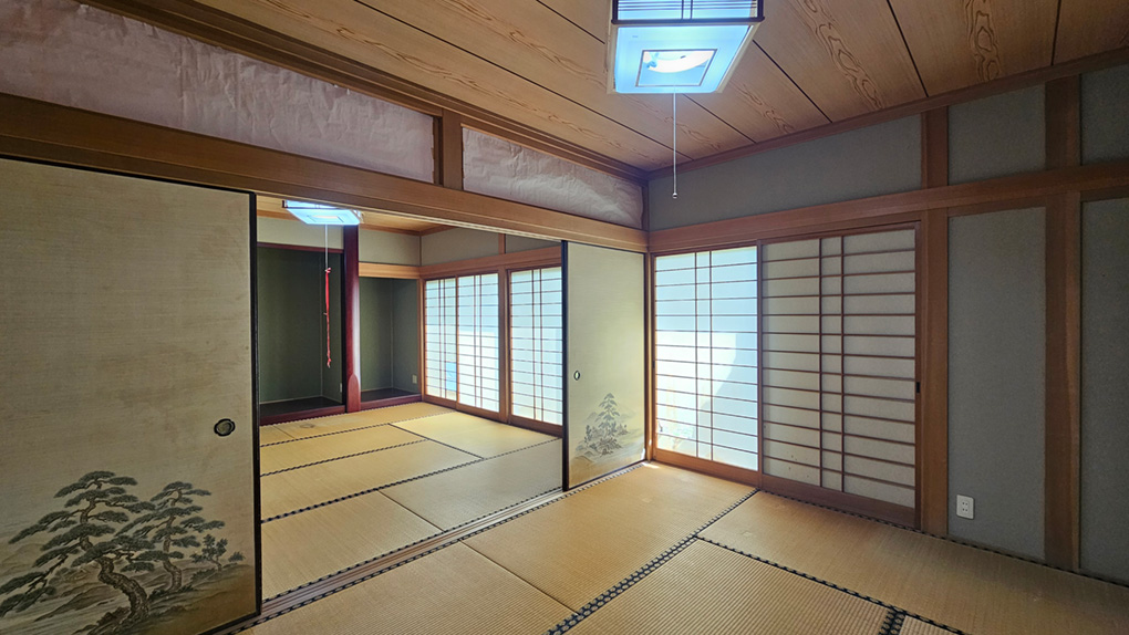 続き間の和室が広がる開放的な主空間