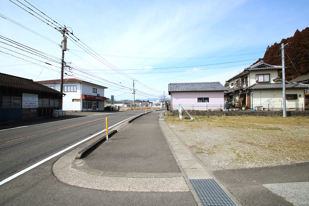 歩道の幅員が広いのでお子様の登下校も安心です。