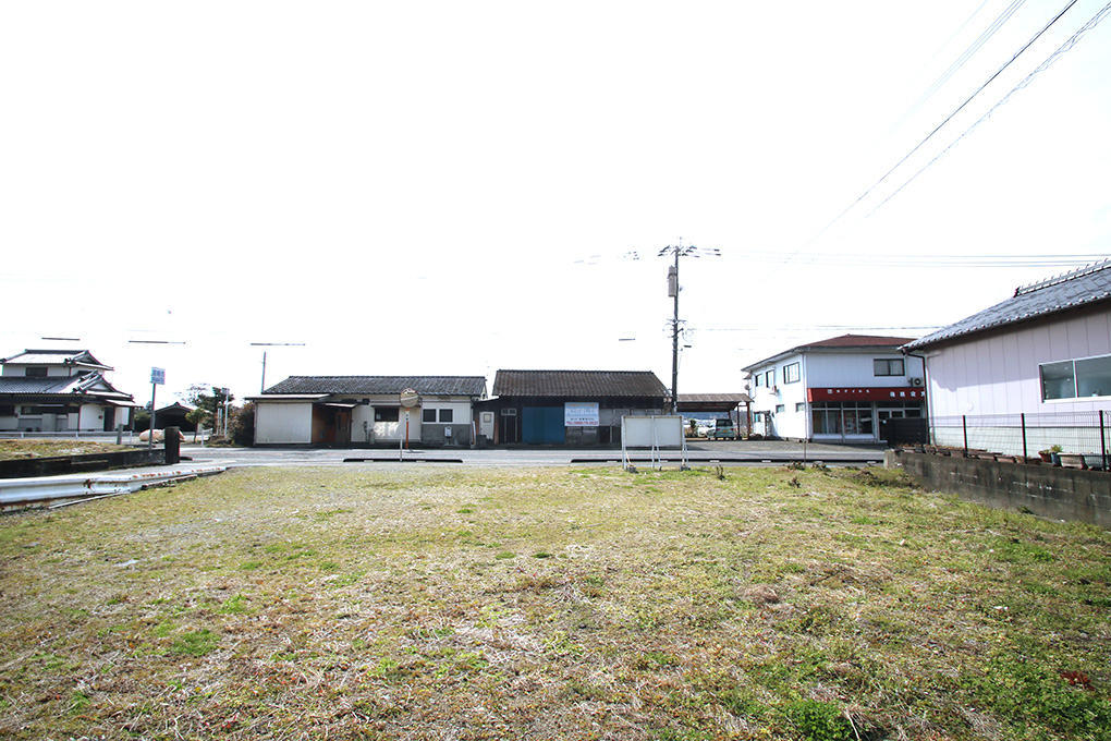 南北にも広い土地なのでプライバシーは十分に守られます。