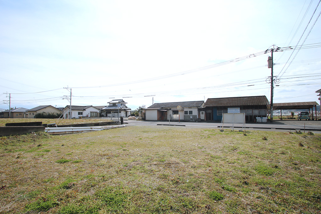 東南角地の立地なので朝から気持ちの良い日差しが入ってきます。