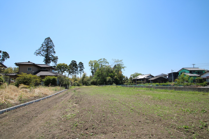 広大な敷地なので、ドッグランや家庭菜園、本格的なビニールハウスまで作れます。