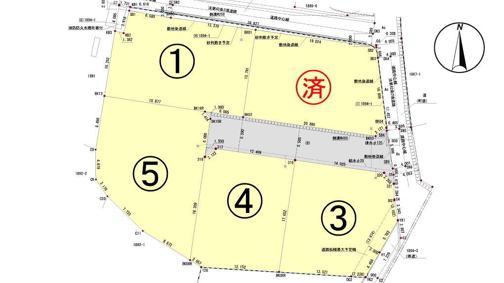 1号地は北側と南側にも面し、接道もしっかり確保された使いやすい形状です。
