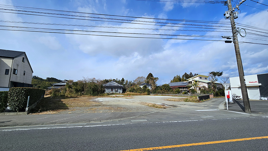 交通アクセス良好な全5区画の国富町嵐田の売地です。