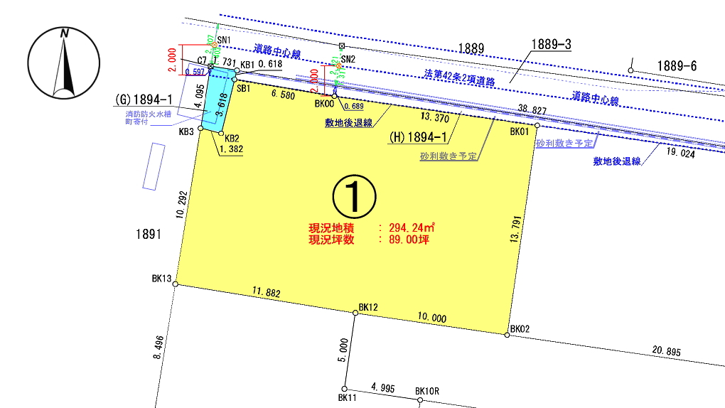 1号地は東西に長い整形地の南道路。