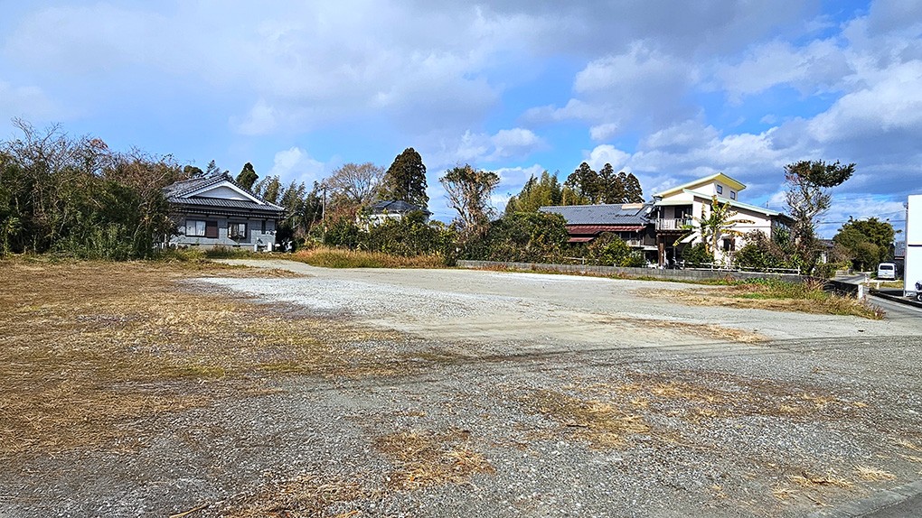 嵐田地区は周囲を自然と田園風景が包む穏やかな環境が特徴です。