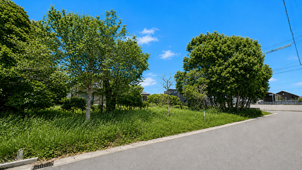 【角地】道路沿いにゆとりが広がる、商品化しやすい住宅用地。