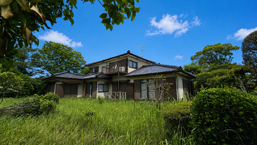 【現況渡し】広い庭付き住宅から分譲計画まで、活用の余白ある敷地。