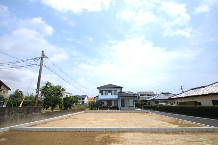 低層住宅の良好な住環境を守るために定めた第一種低層住居専用地域です。