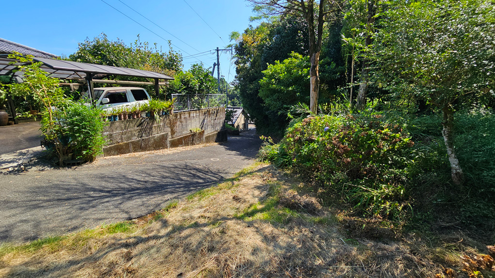 前面道路の数ｍ先に下水道の本管があります。