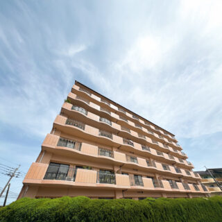 家族でもゆとりある3LDK。角部屋＋専用庭付きで開放感たっぷり。