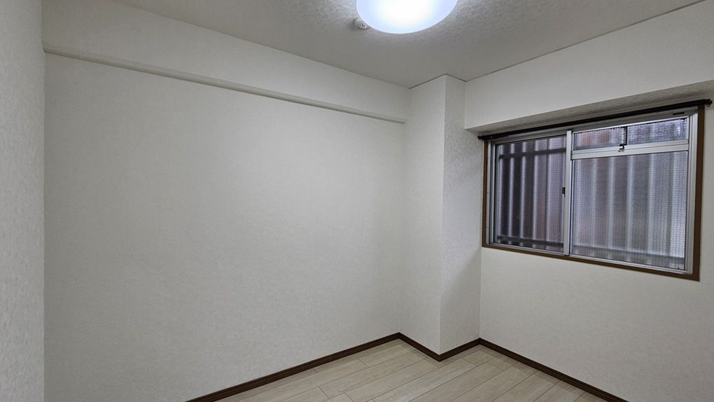 採光を確保した居室で寝室や書斎としても活用しやすい空間