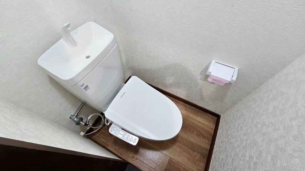 トイレは新調済み。毎日使う場所を気持ちよく使い始められる状態です。